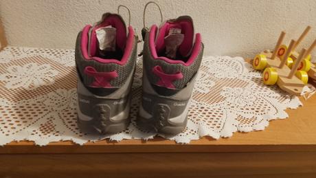 Turistické nepremokavé topánky, quechua,35