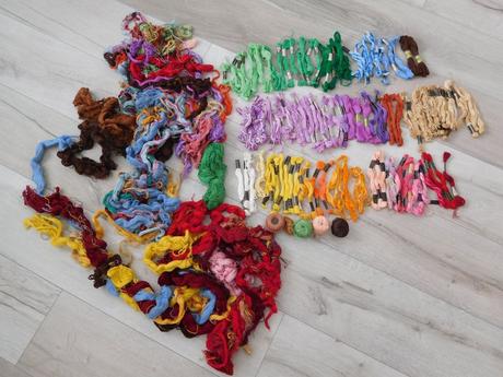 Nite farebné na ručné vyšívanie, 