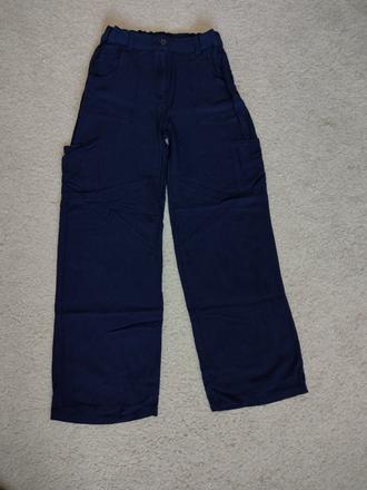 Nohavice s poštovným, 152