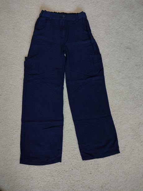 Nohavice s poštovným, 152