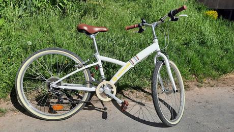 Štýlový biely btwin (decathlon) bicykel, 24