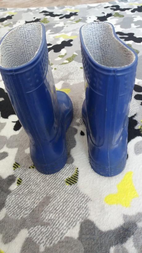 Gumené čižmy, 24