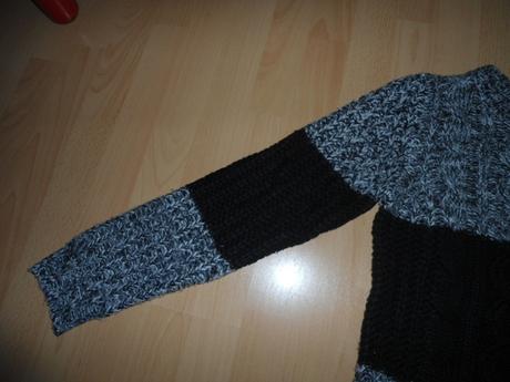 Čierno - sivý sveter, gate,m