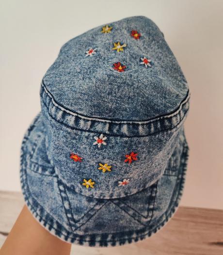 Riflový klobúčik s kvietkami, 86