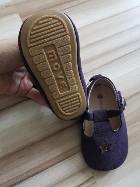 Capačkové sandálky, 20