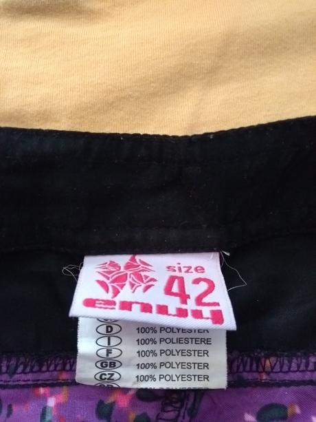 Bermudy na sport, 42