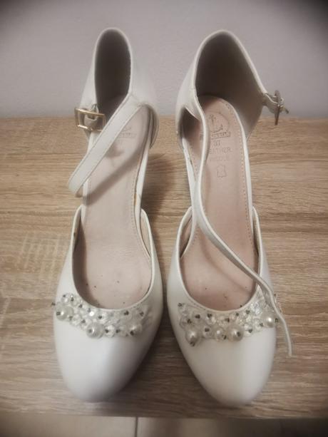 Svadobné topánky, 37