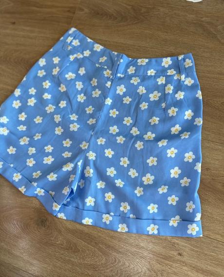 Kvetinové modré šortky, sinsay,s