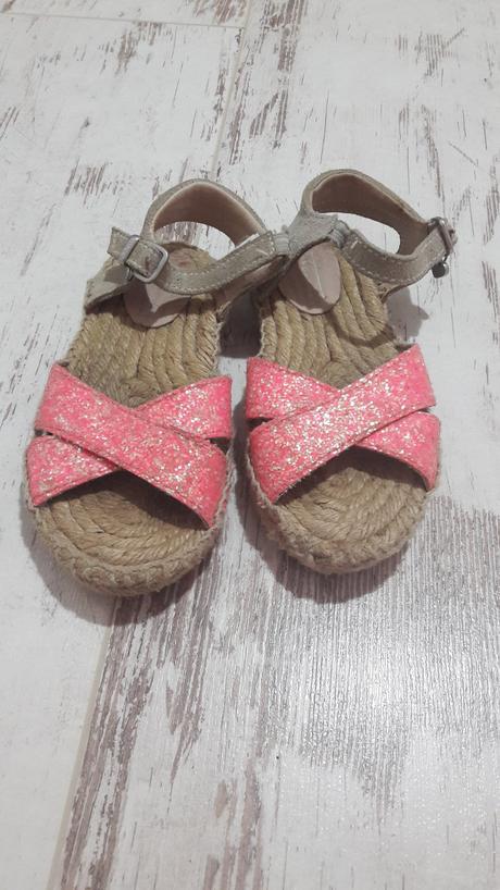 Sandalky, mayoral,28