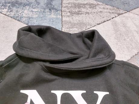 Ny mikina s velkym golierom, 152