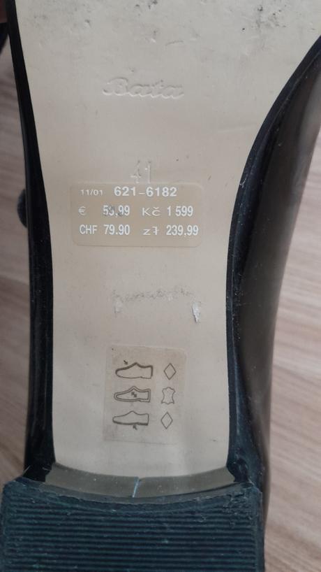 Lakované lodičky, baťa,41