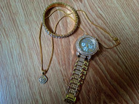 Nahrdelnik - náramok- hodinky,