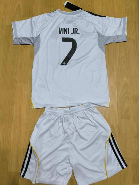 Nový detský set real madrid home- víní jr., adidas,128 / 134 / 140 / 146