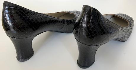 Luxusné čierne poltopánky z pravej hadej kože, 40