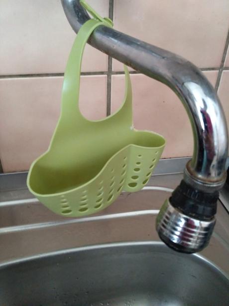 Košík na špongiu na riad, 