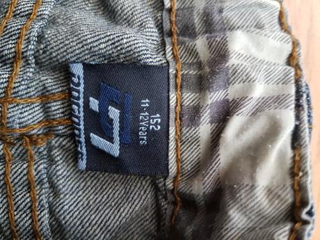 Rifle s takko s gumickou v pase, takko,152