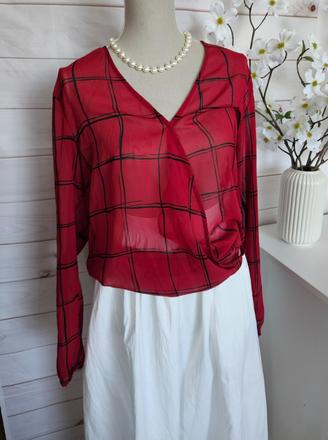 Pekná lahulinká blúzka, 42