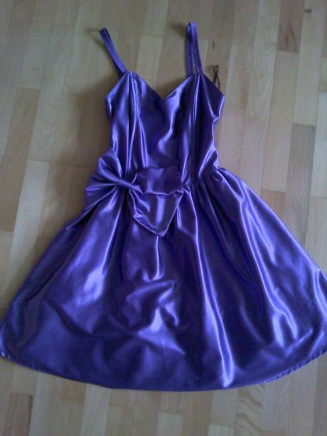 Fialové šaty, 164