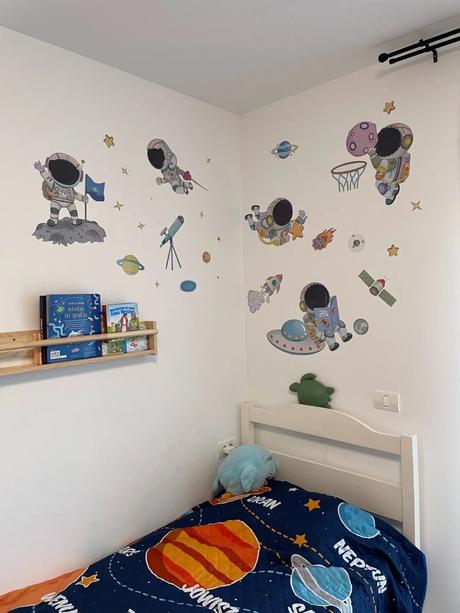 Nálepky na stenu do detskej izbičky - kozmonauti,
