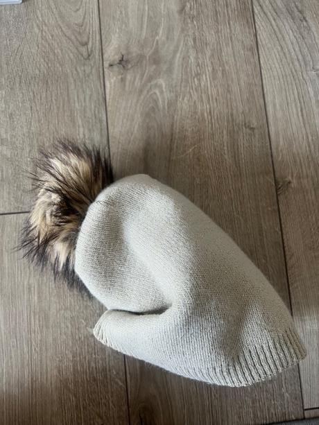 Čiapka s brmbolcom, 