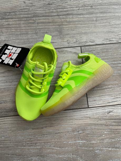 Blikajúce tenisky, authority,27