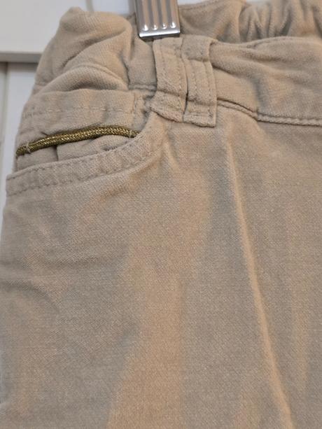 Mencestrove nohavice, 152