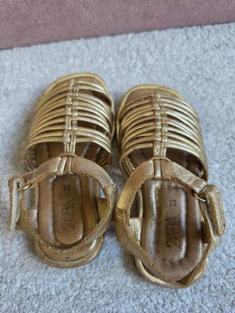 Zlaté sandále, zara,24