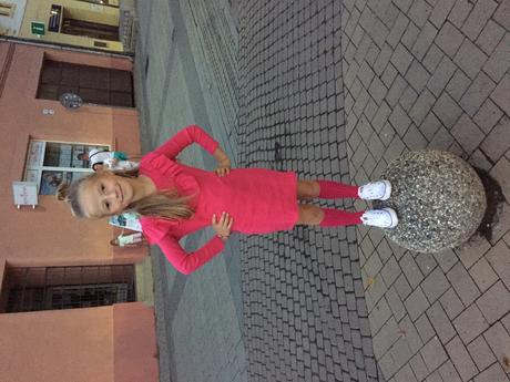 Cyklamenove šaty, 128