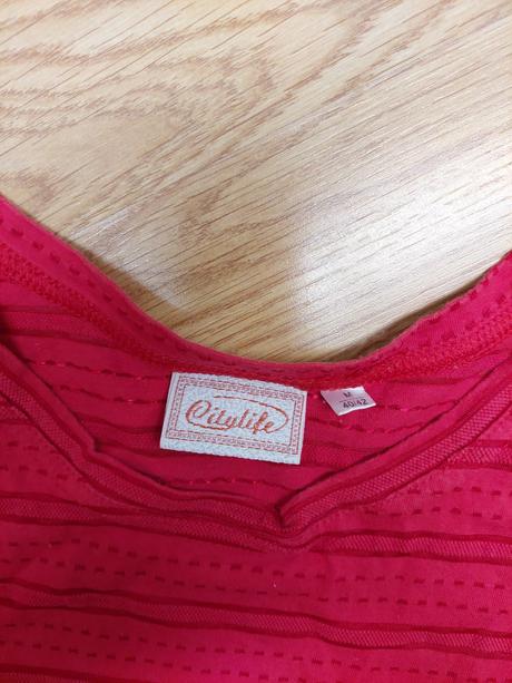 Cervene mierne priesvitne tielko, m