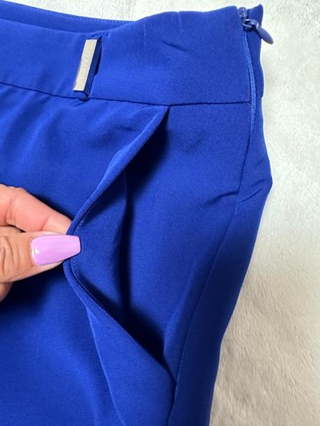 Kráľovský modrý nohavicový kostým zn. gaudi it 44, l / m