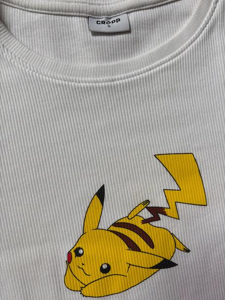 Tričko s pikachu, s