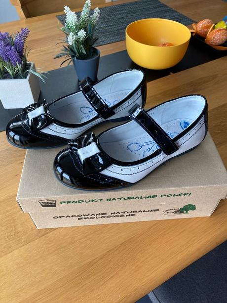 Dievčenské kožené poltopánky renbut, ren but,34