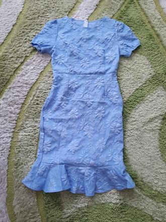 Svetlomodré šaty na bežné aj príležitostné nosenie, s