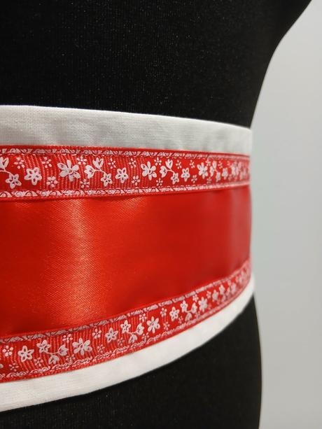 Folklórny  opasok a motýlik, 