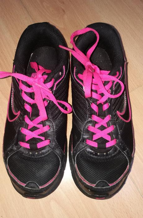 Krasne nike kozene tenisky, nike,33
