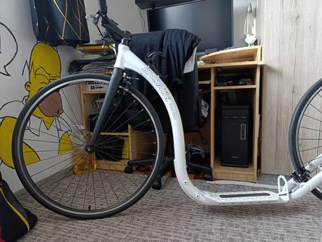 Cestná kolobežka kickbike race max, 