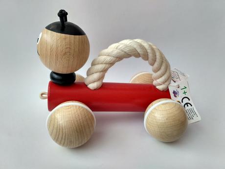 Drevený mravček na ťahanie aj úchop,