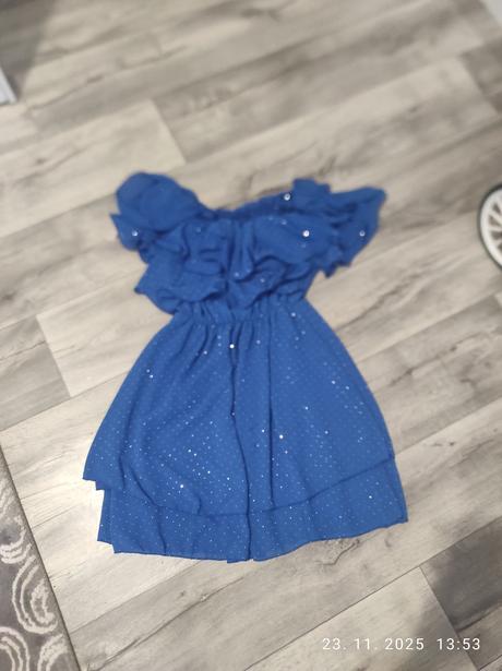 Šaty s kamienkami, s