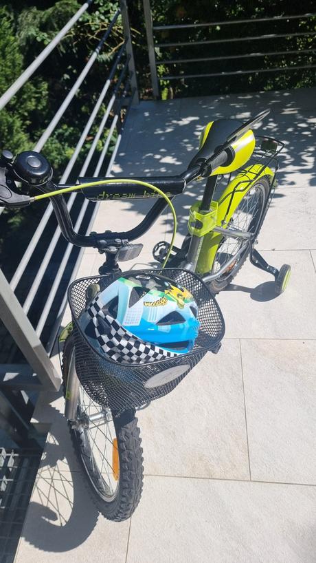 Ako nový bicykel s pomocnými kolieskami a košíkom, 16