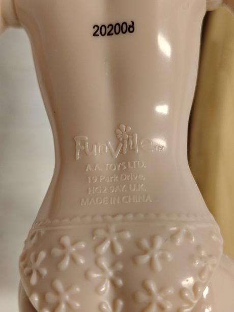 Zberateľsk merch celokĺbová bábika funville 202008,