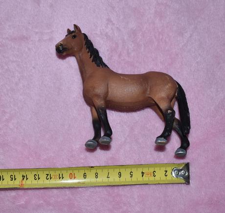 Schleich koníky poškodené,