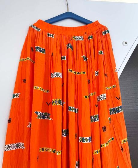 Luxusná dlhšia sukňa, 38