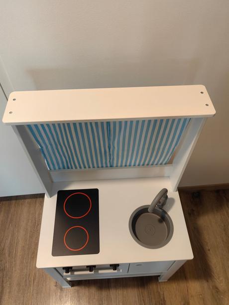 Drevená kuchynka ikea, top stav,