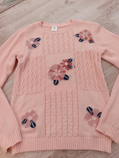 Vyšívaný svetrík, 134