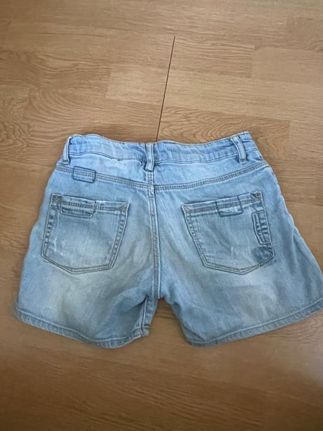 Šortky, zara,110