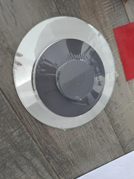 Dekorativne zrkadlo, 