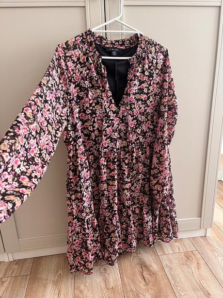 Kvetinove šaty, amisu,40