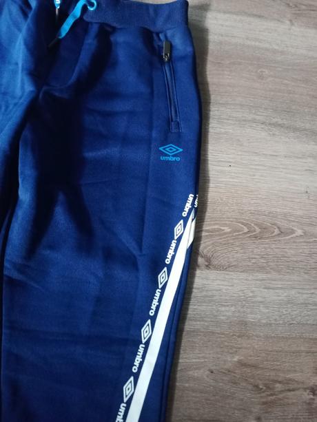 Tepláky, umbro,152