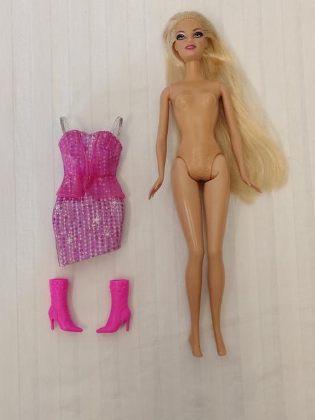 Zb. bábika barbie fashionistas glam mattel 2012,