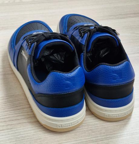 Wave - black & blue 45 x362, be lenka,45